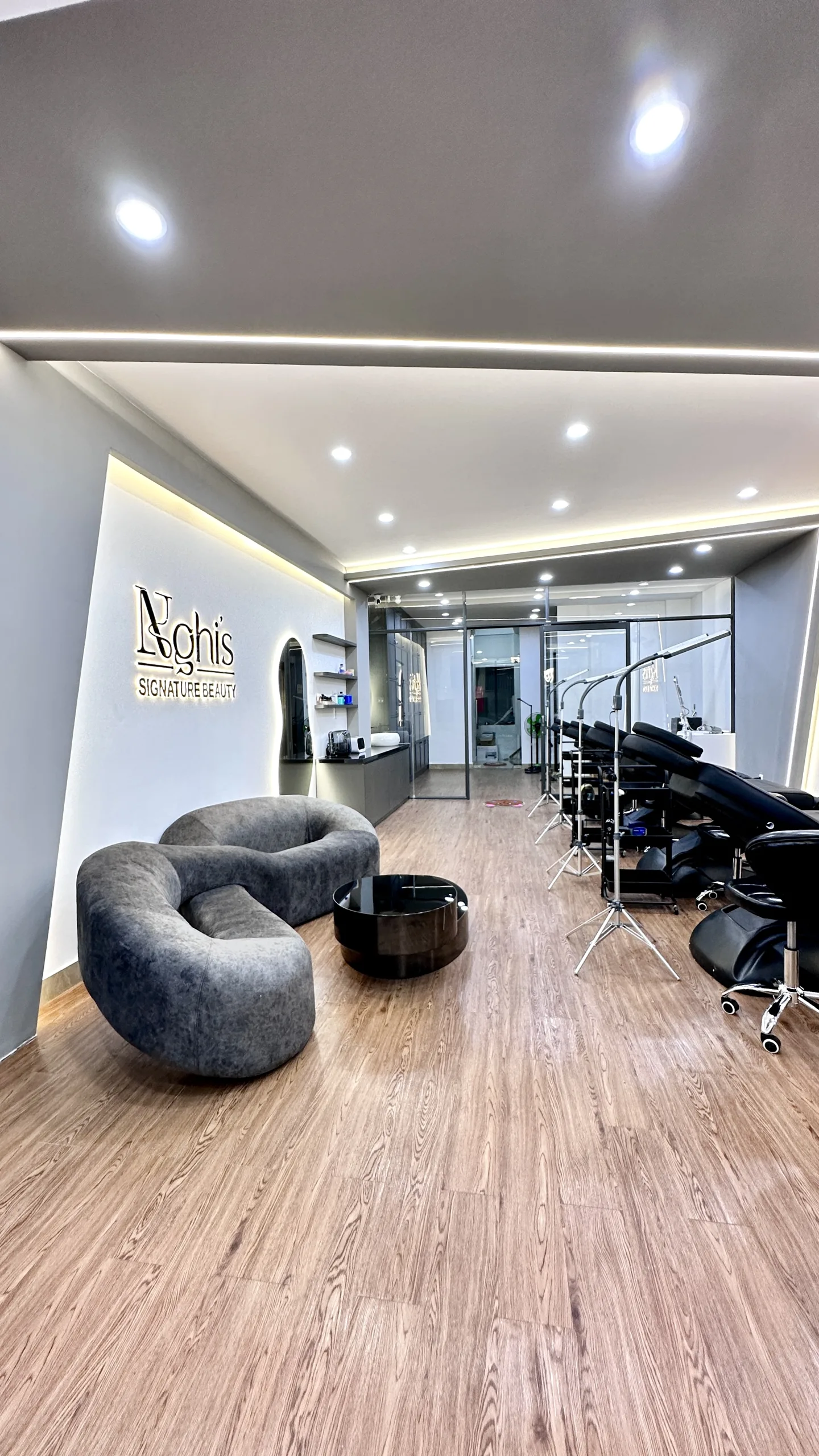 https://annamdesign.vn/wp-content/uploads/2025/04/IMG_0112-scaled.webp